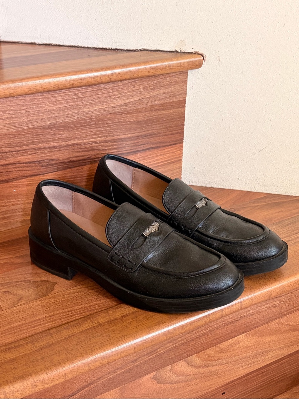 Chinese Laundry Black Leather Penny Loafers